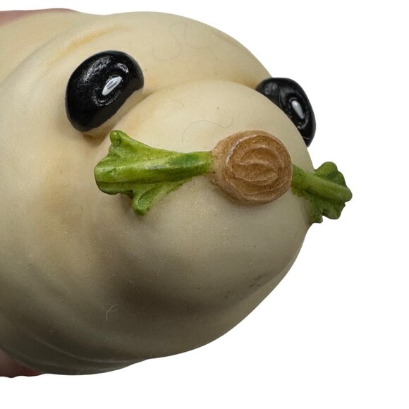 Enesco Home Grown Radish Seal Vegetable Figurine Resin 2007 4008118 Collectible - Picture 2 of 12